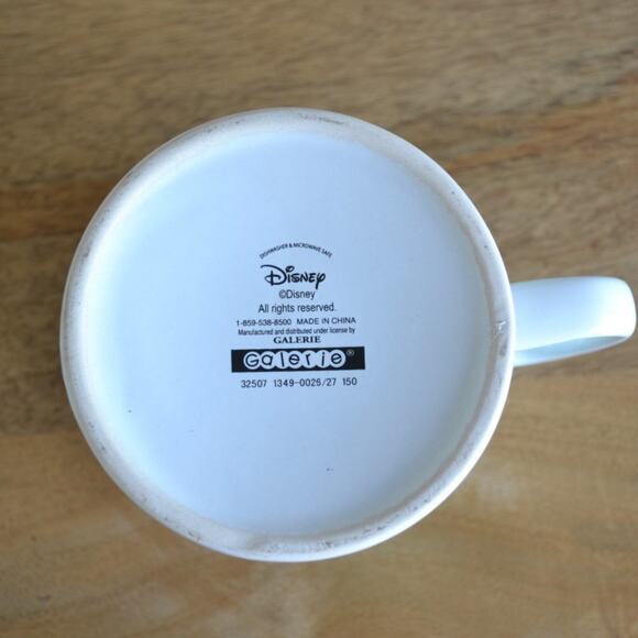 Disney Christmas Winter Micky Mouse Mug - Picture 4 of 4